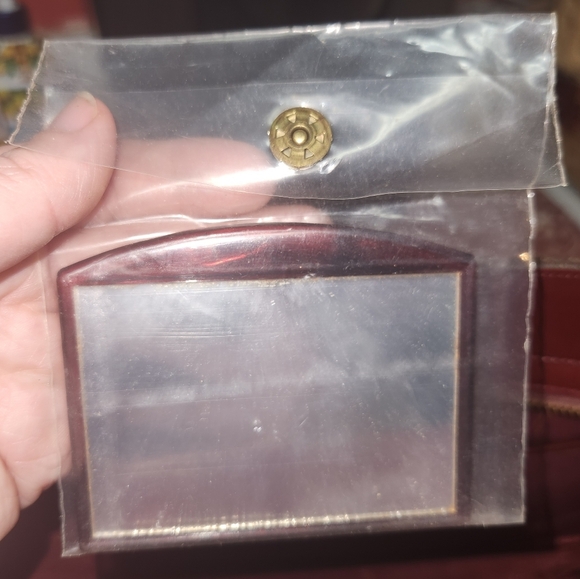 Brown Shoulder Bag with Glossy Finish and Elegant Design - Picture 11 of 11